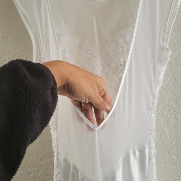 Frederick's of Hollywood Vintage White Nightgown Size Small - Picture 4 of 6